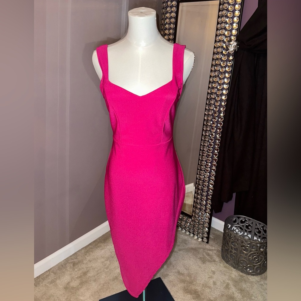 Elegant Pink Sleeveless Dress